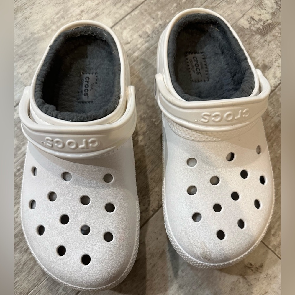 Crocs Women's Size 9 or Men's Size 7